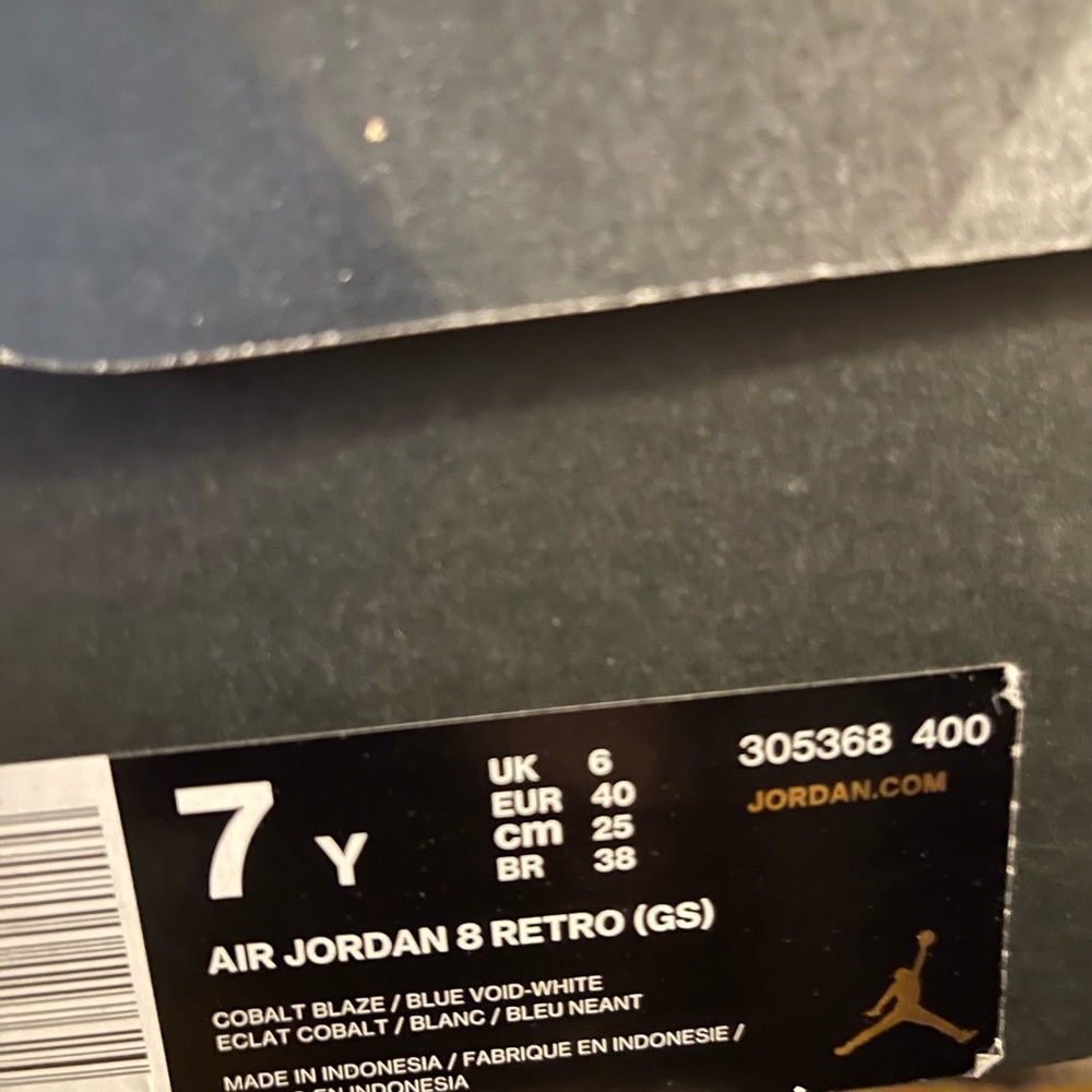 AIR JORDAN 8 RETRO (GS)
"Snowflake"
